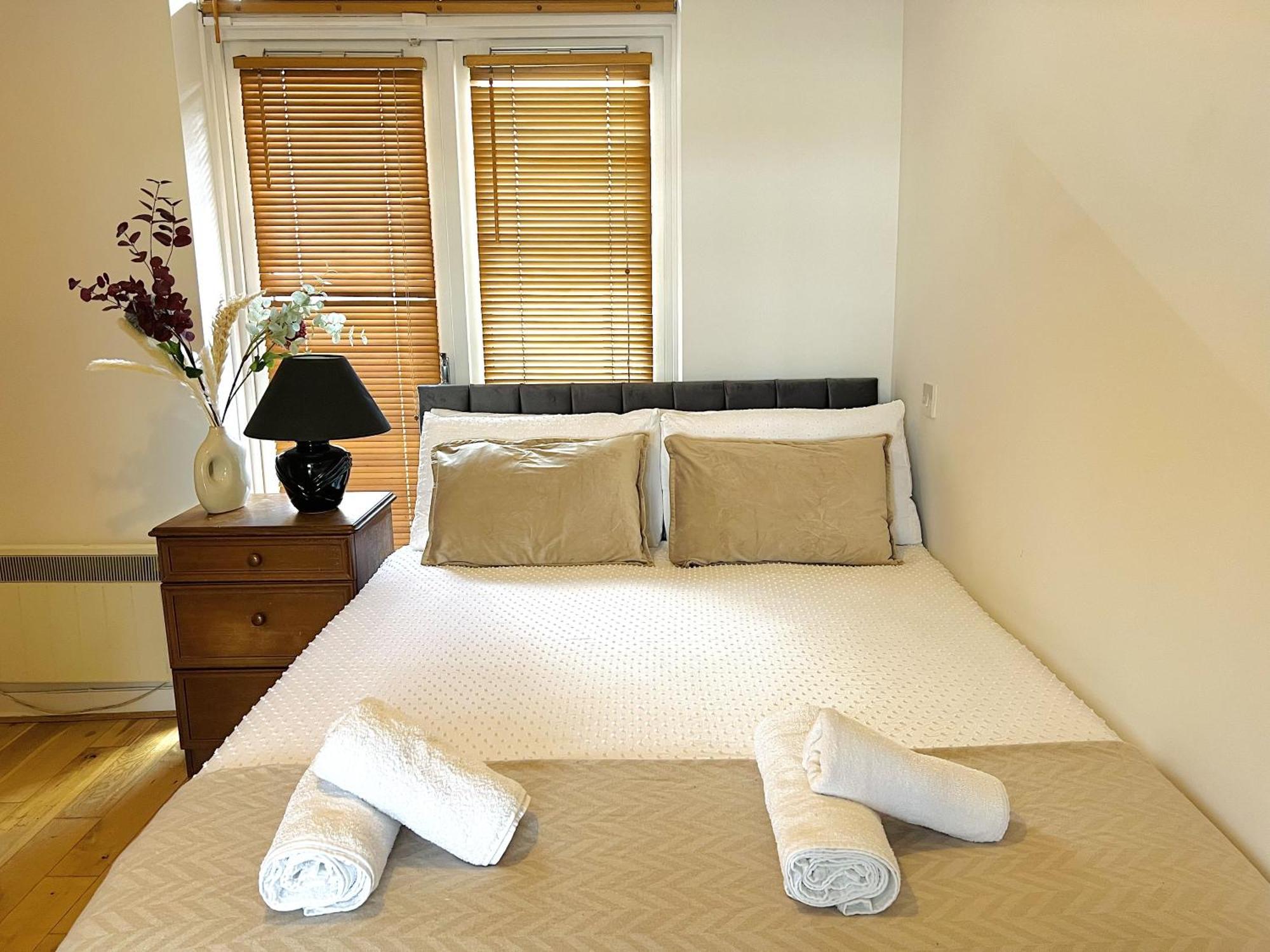 Cosy River View Flat At Temple Bar ดับลิน ภายนอก รูปภาพ